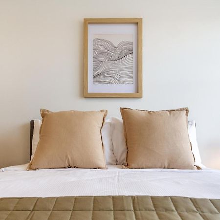 2 Bed, 2 Bath W Sofa Bed - Great Cafes Nearby Lägenhet Christchurch Exteriör bild