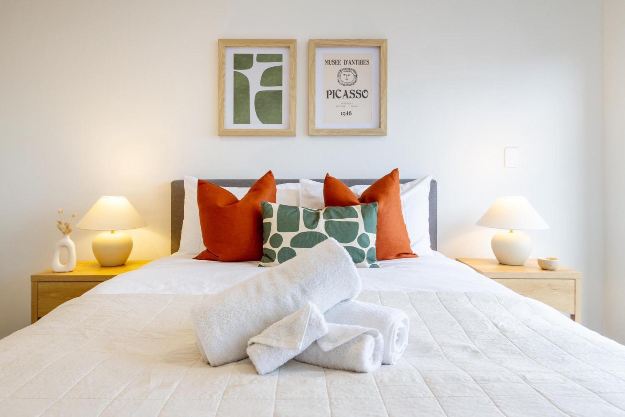 2 Bed, 2 Bath W Sofa Bed - Great Cafes Nearby Lägenhet Christchurch Exteriör bild