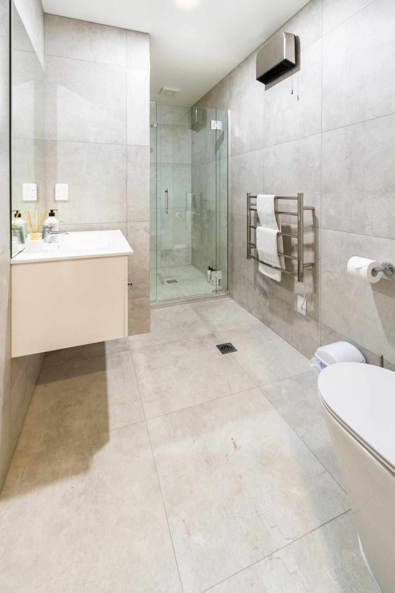 2 Bed, 2 Bath W Sofa Bed - Great Cafes Nearby Lägenhet Christchurch Exteriör bild