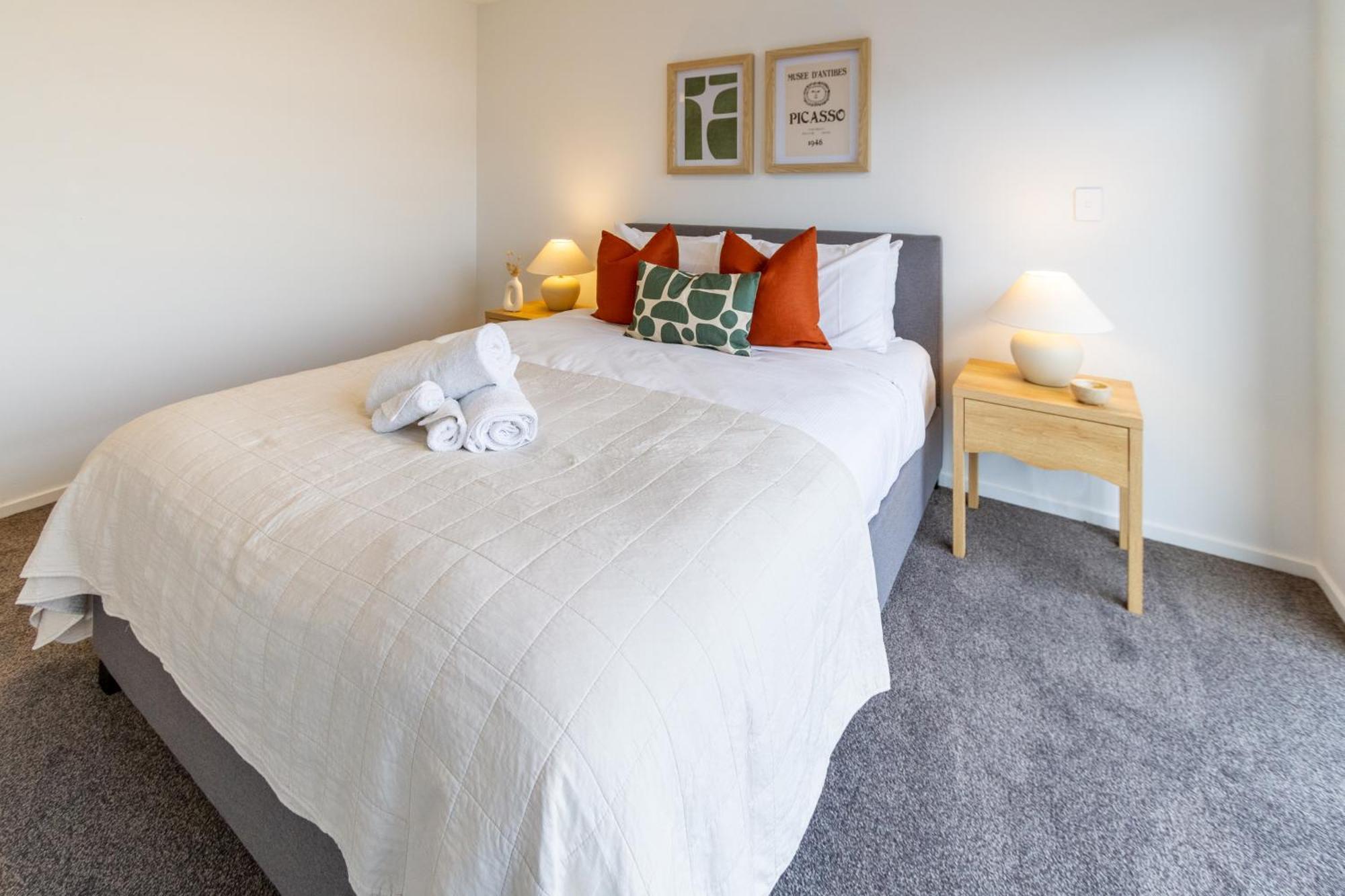 2 Bed, 2 Bath W Sofa Bed - Great Cafes Nearby Lägenhet Christchurch Exteriör bild