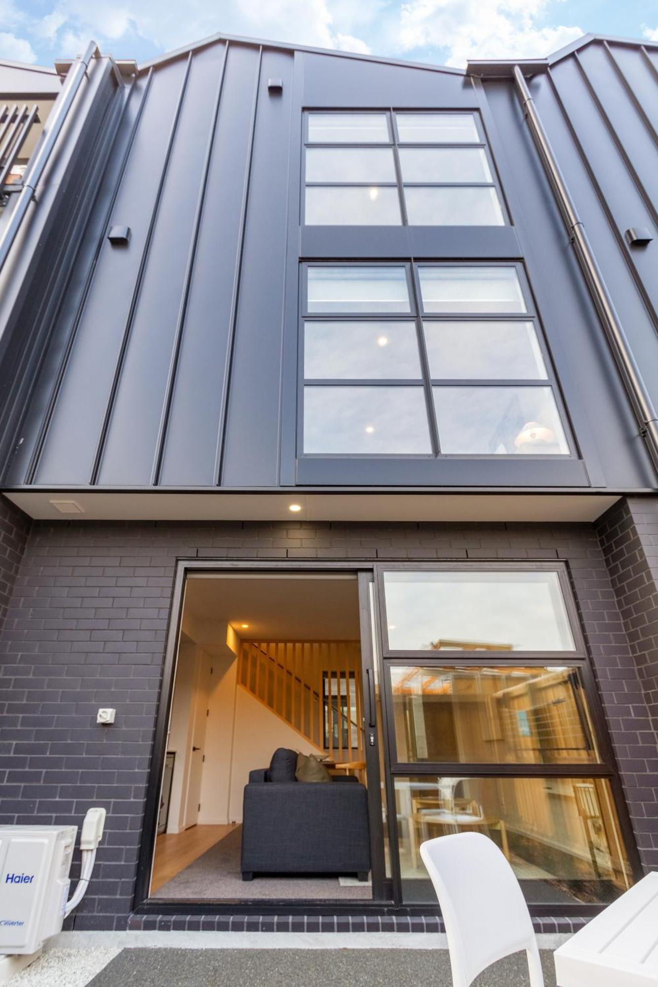 2 Bed, 2 Bath W Sofa Bed - Great Cafes Nearby Lägenhet Christchurch Exteriör bild