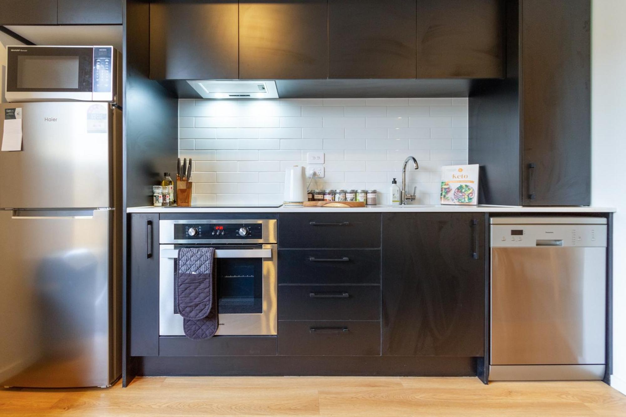 2 Bed, 2 Bath W Sofa Bed - Great Cafes Nearby Lägenhet Christchurch Exteriör bild
