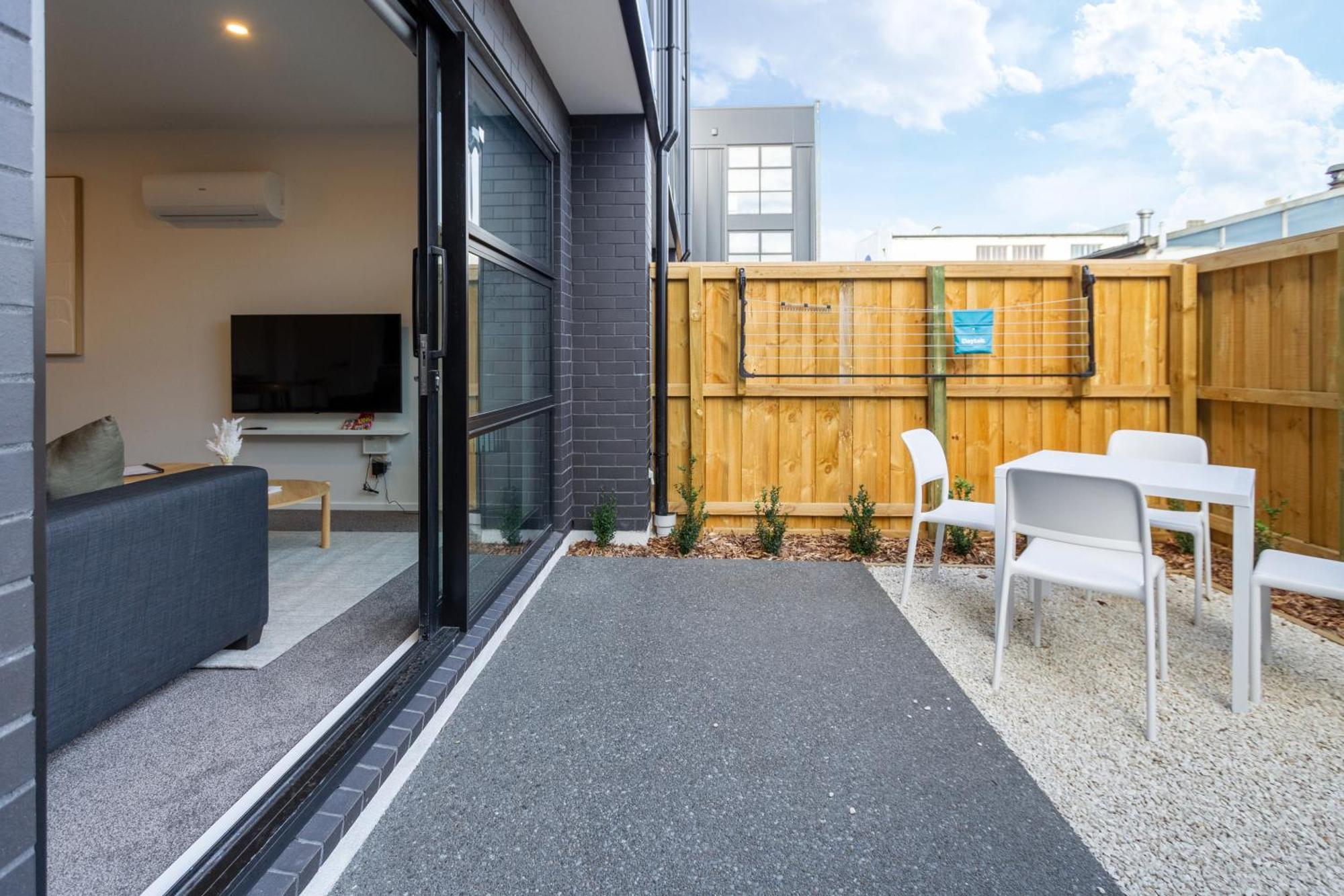 2 Bed, 2 Bath W Sofa Bed - Great Cafes Nearby Lägenhet Christchurch Exteriör bild